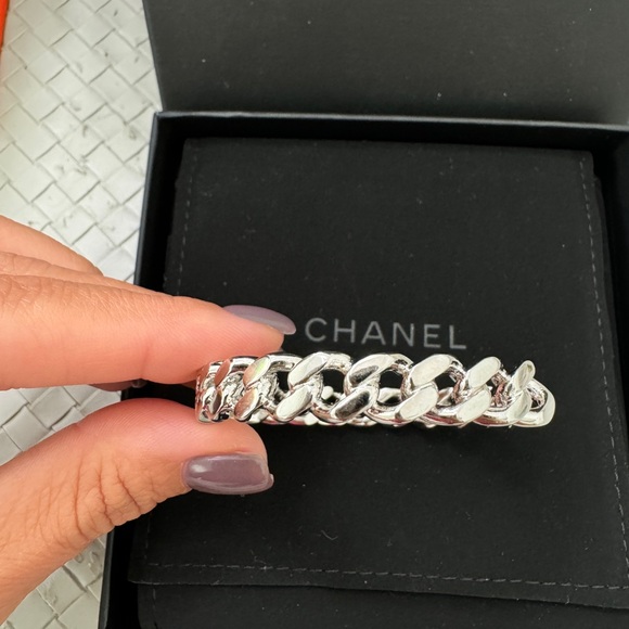 Chanel 22A Metal Silver Tone Chain Cuban Link CC Logo Cuff Bangle Bracelet S - Picture 11 of 11
